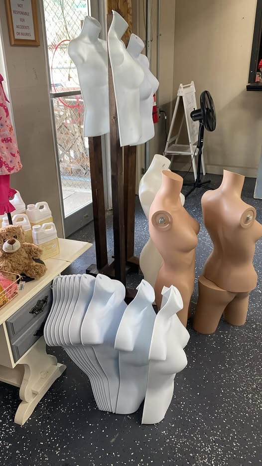 Mannequin 24